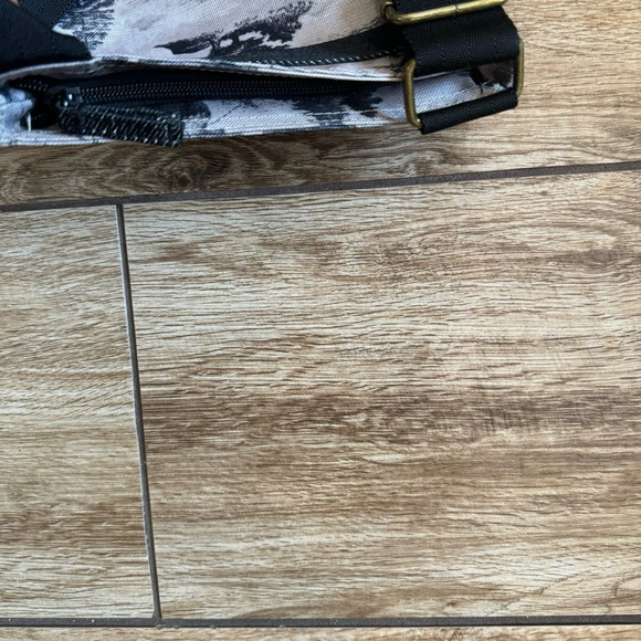 DaKine Jive Crossbody Shoulder Purse Bag Pattern Adjustable Strap Jackalope - Picture 7 of 13